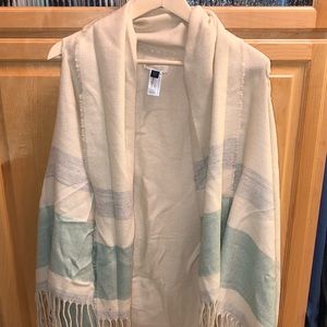 Target Universal Threads Ruana Fringe Vest BNWOT